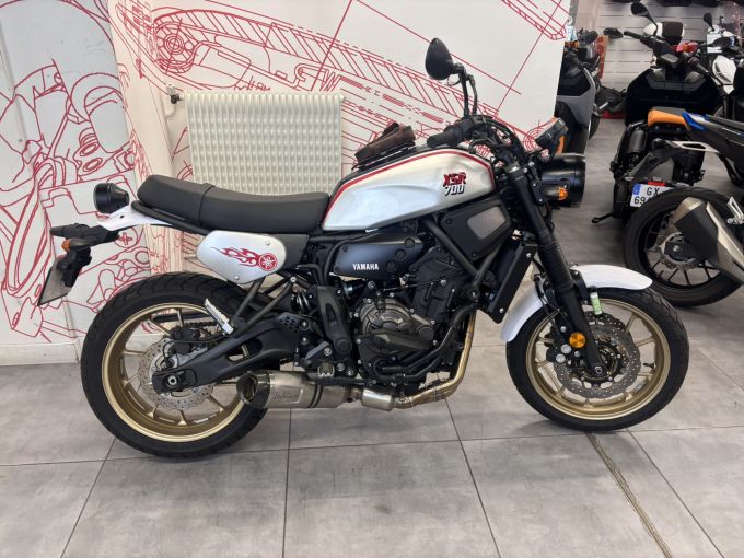 YAMAHA XSR 700 XTRIBUTE 4