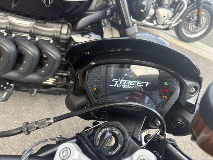 TRIUMPH STREET TRIPLE 765 RS 4