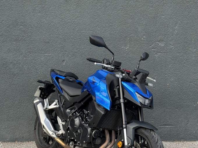 HONDA CB 750 HORNET 4