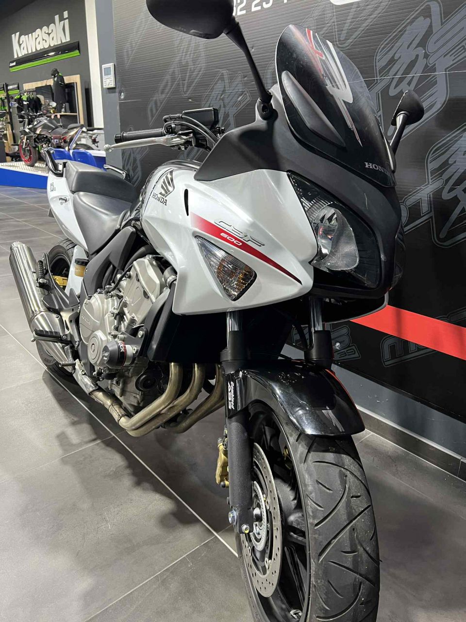 HONDA CBF 600 S 4