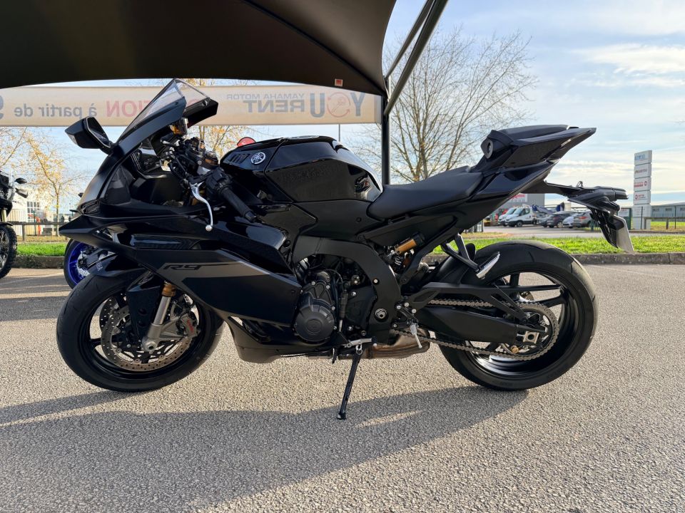 YAMAHA YZF-R9 4