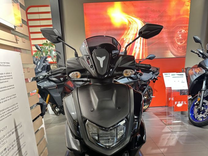 YAMAHA RayZR 125 4