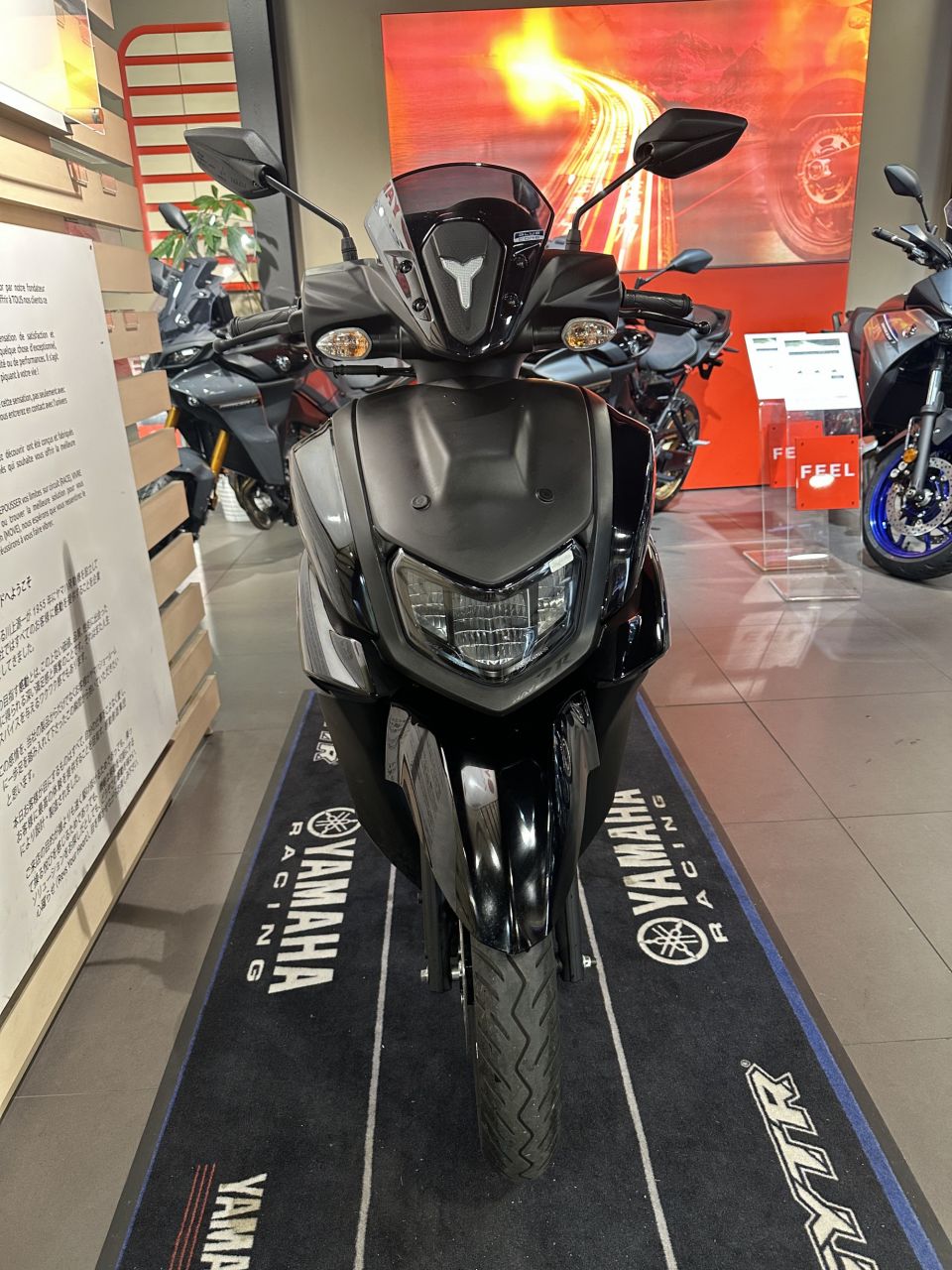 YAMAHA RayZR 125 4