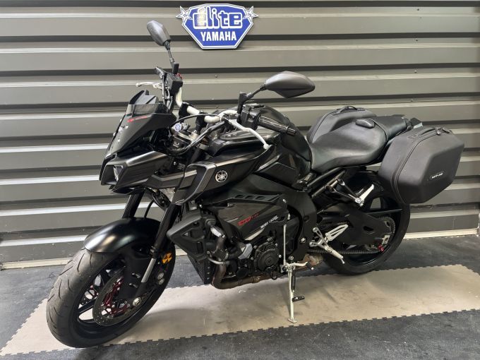 YAMAHA MT-10 4