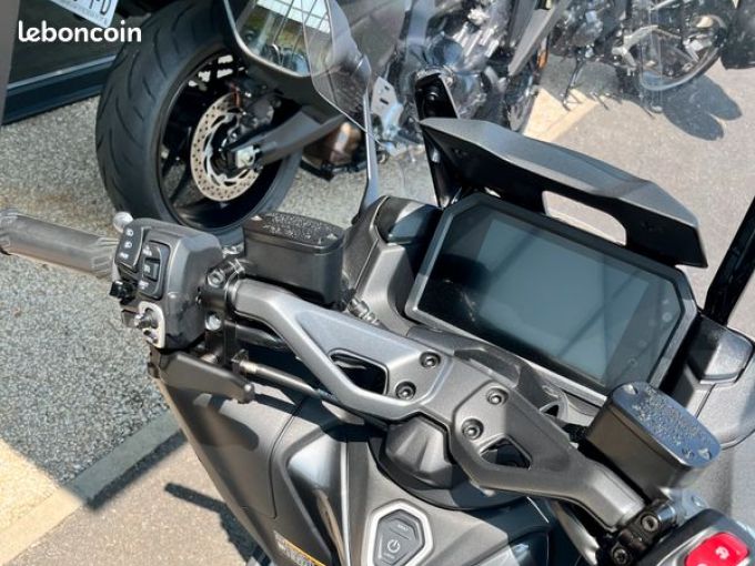 YAMAHA XP T-MAX 560 TECH MAX KAMO 4