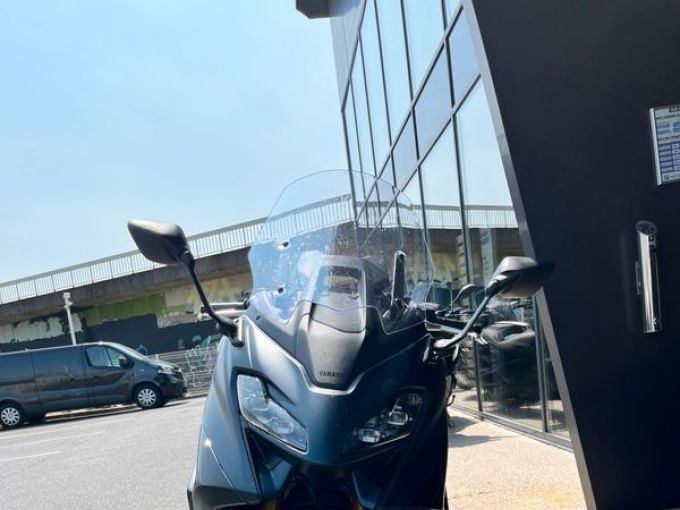YAMAHA XP T-MAX 560 TECH MAX KAMO 4