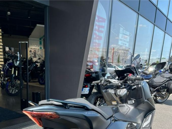 YAMAHA XP T-MAX 560 TECH MAX KAMO 4