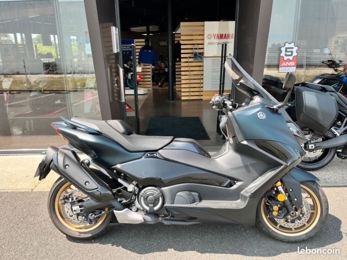 YAMAHA XP T-MAX 560 TECH MAX KAMO 4