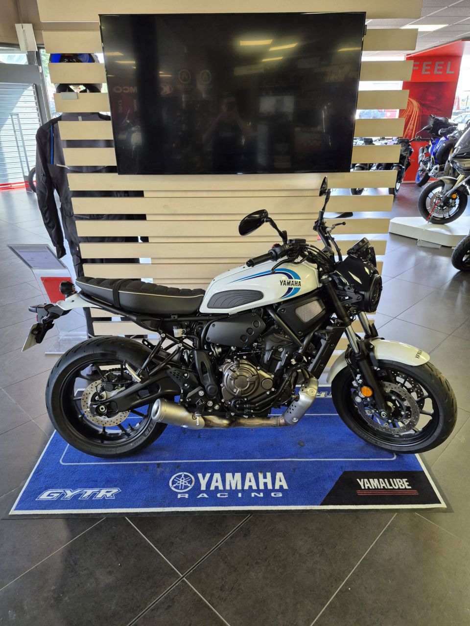 YAMAHA XSR 700 4