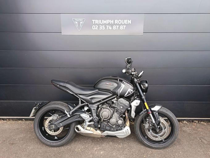 TRIUMPH TRIDENT 660 4
