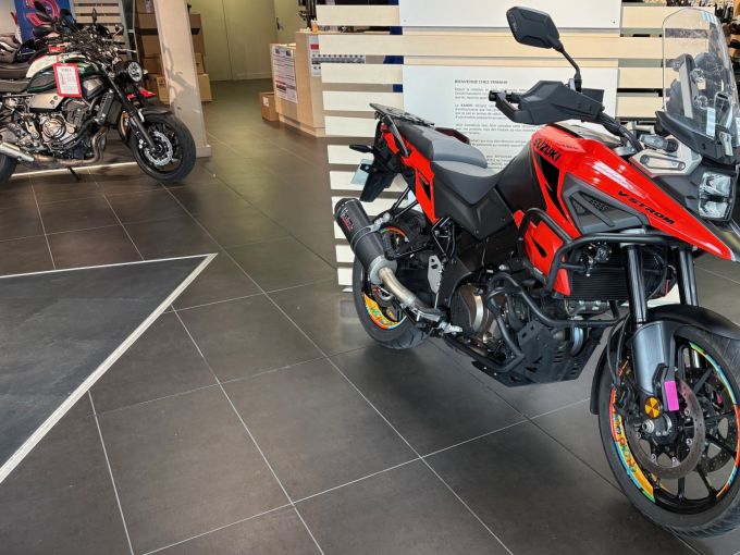 SUZUKI DL V-STROM 1050 4
