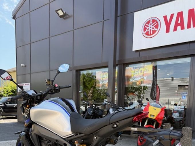 YAMAHA MT-09 SP 4