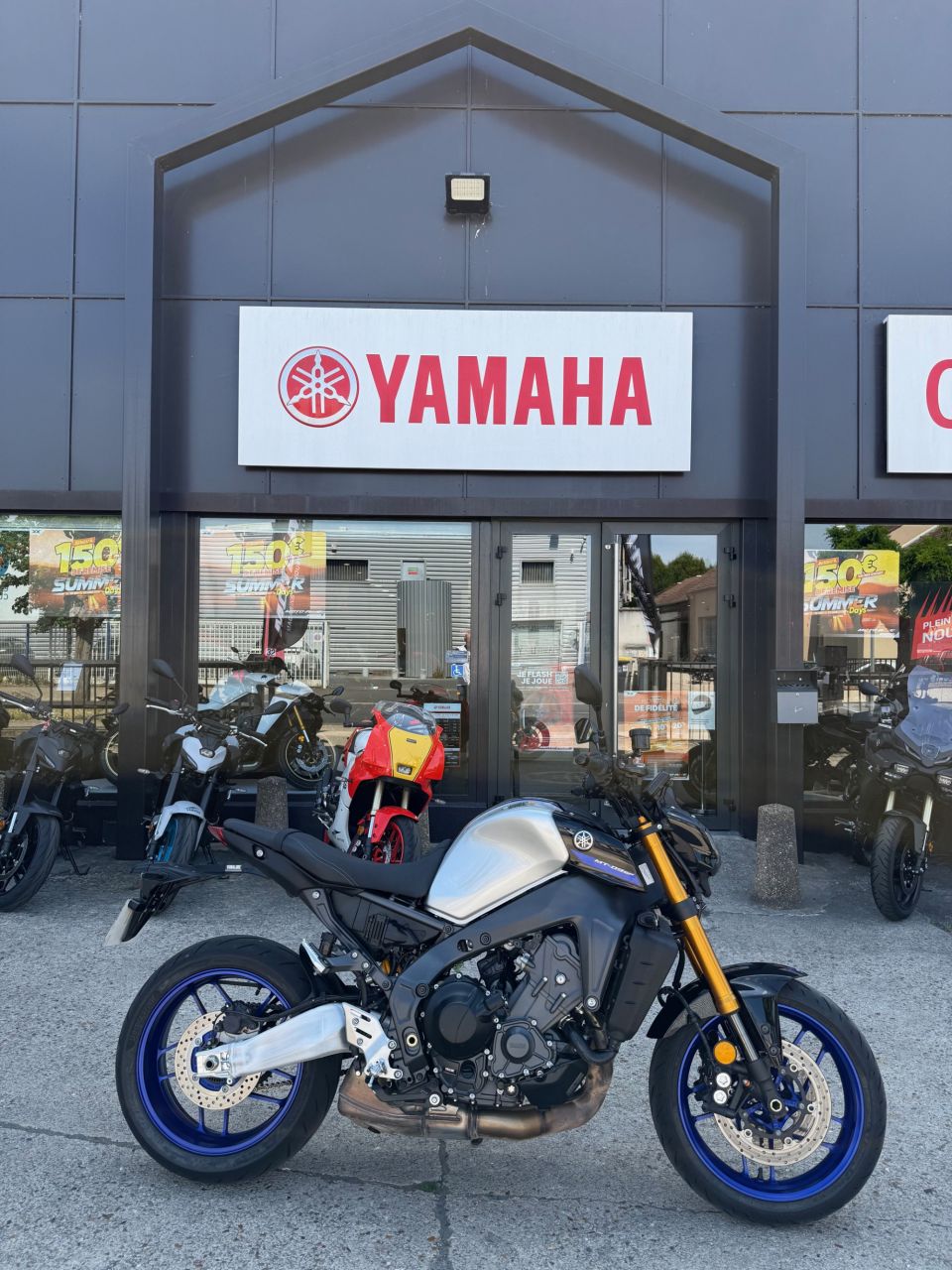 YAMAHA MT-09 SP 4