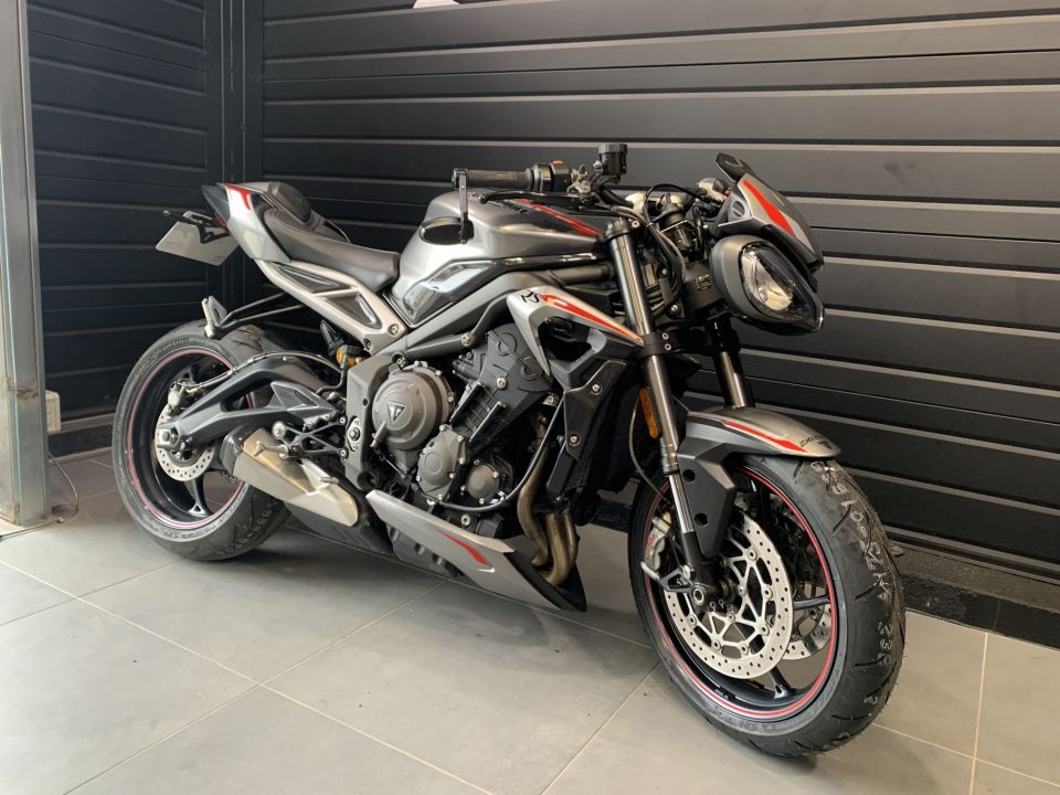 TRIUMPH STREET TRIPLE 765 RS 4