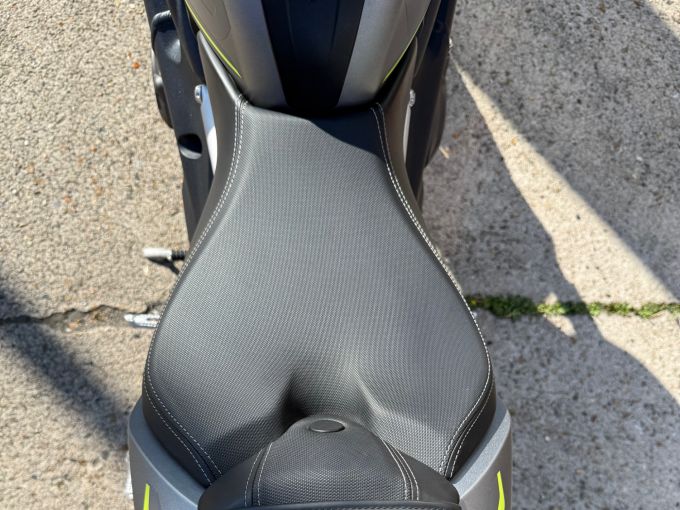 TRIUMPH SPEED TRIPLE 1200 RS 4