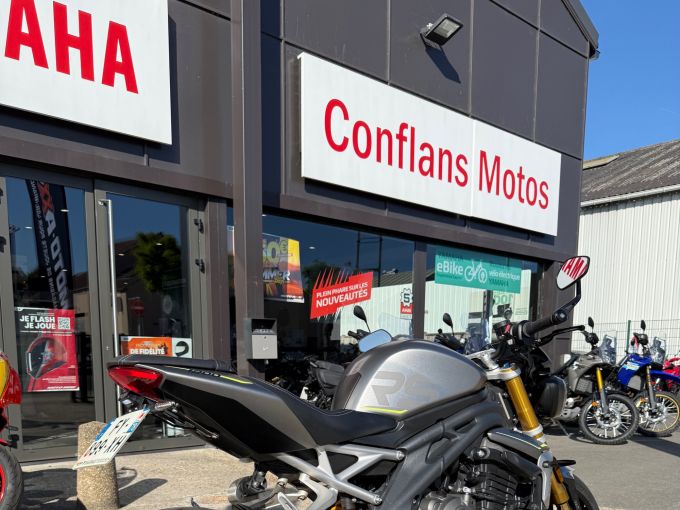 TRIUMPH SPEED TRIPLE 1200 RS 4