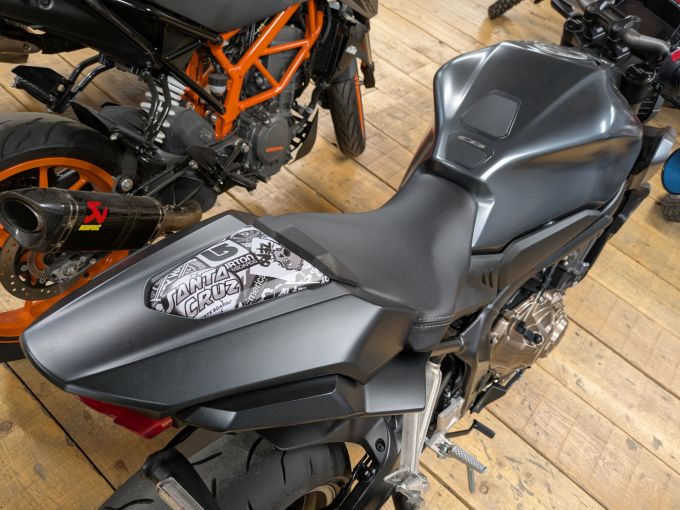 HONDA CB 650 R 4