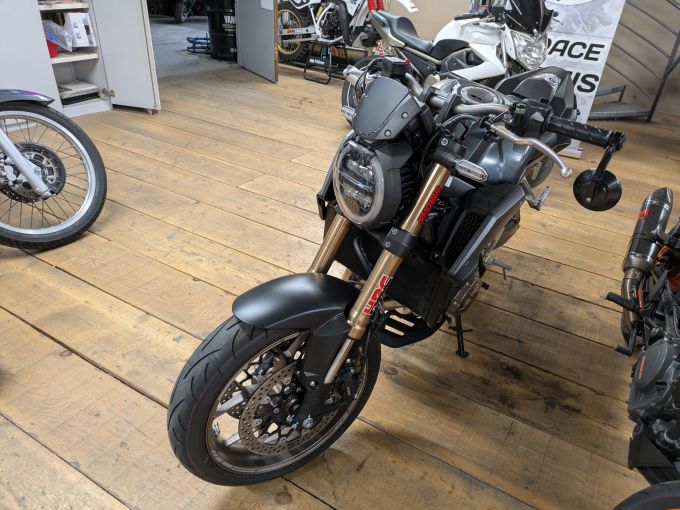 HONDA CB 650 R 4