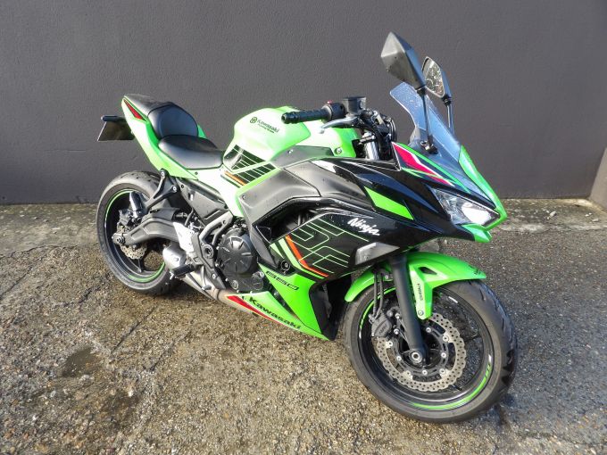 KAWASAKI NINJA 650 4