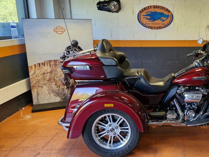 HARLEY-DAVIDSON TRIKE TRI GLIDE 1745 ULTRA 4