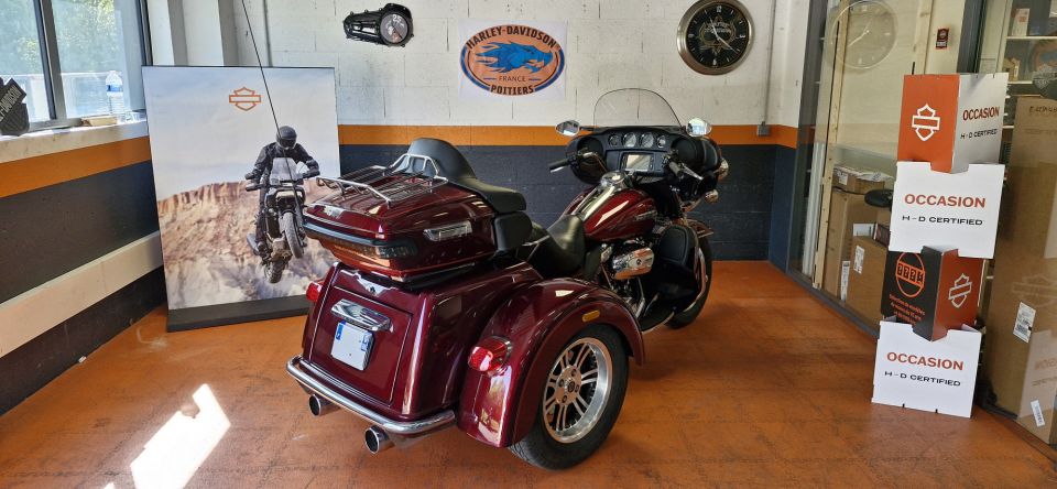HARLEY-DAVIDSON TRIKE TRI GLIDE 1745 ULTRA 4
