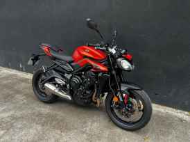 TRIUMPH STREET TRIPLE 765 R - 2025