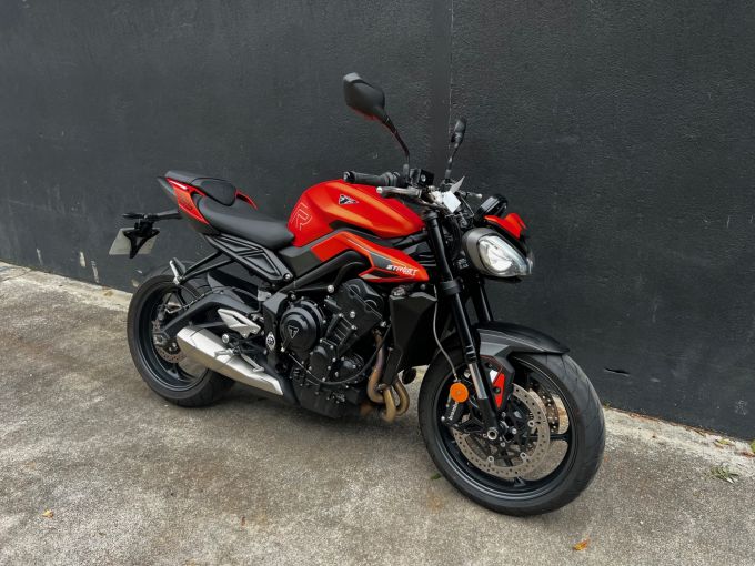 TRIUMPH STREET TRIPLE 765 R 4