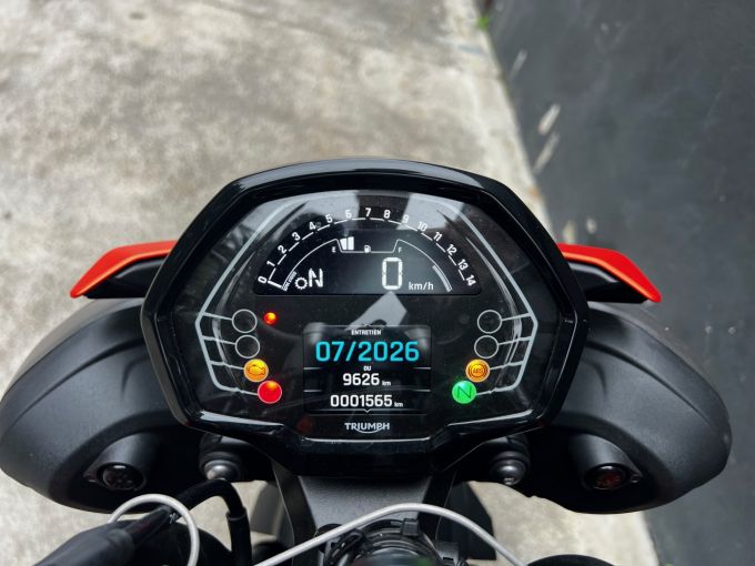 TRIUMPH STREET TRIPLE 765 R 4