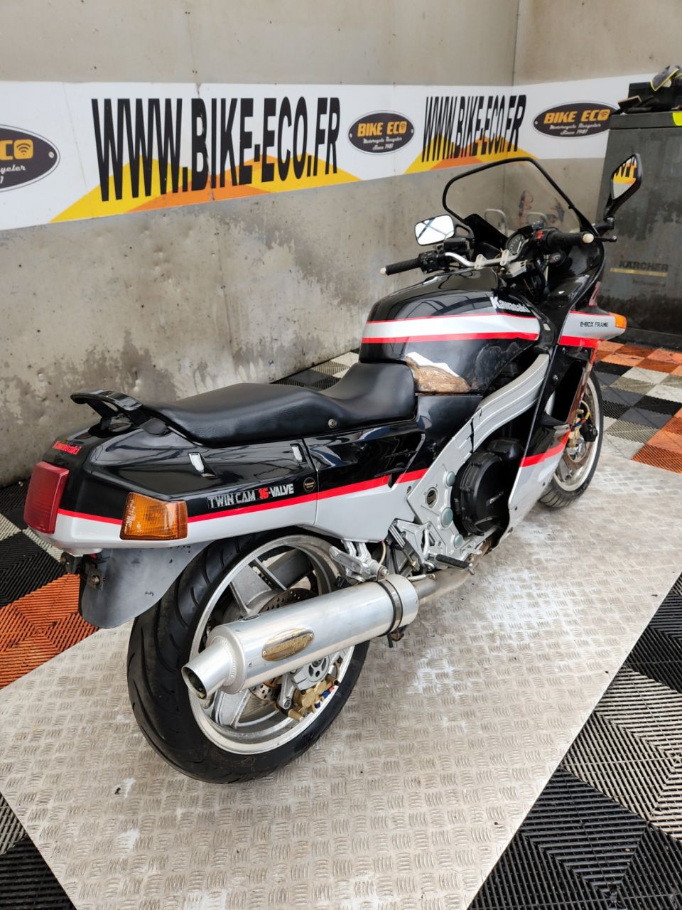 KAWASAKI ZX 4