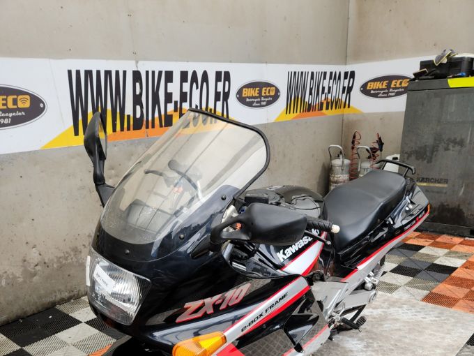 KAWASAKI ZX 4