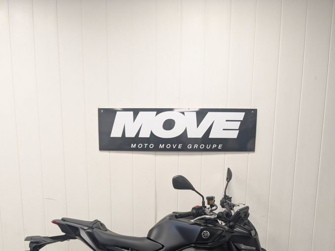 YAMAHA MT-09 4