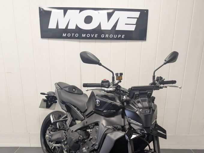 YAMAHA MT-09 4