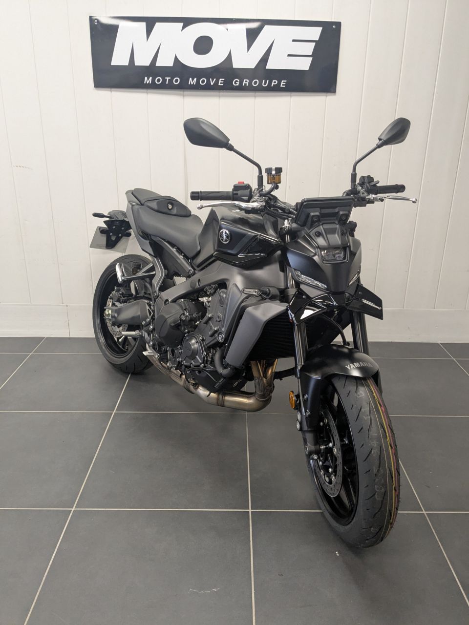YAMAHA MT-09 4