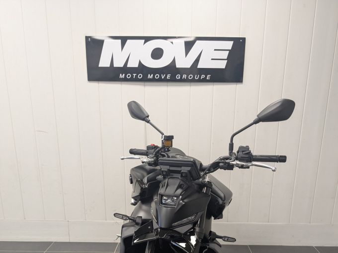 YAMAHA MT-09 4