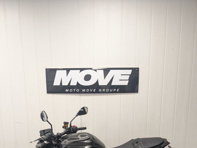 YAMAHA MT-09 4