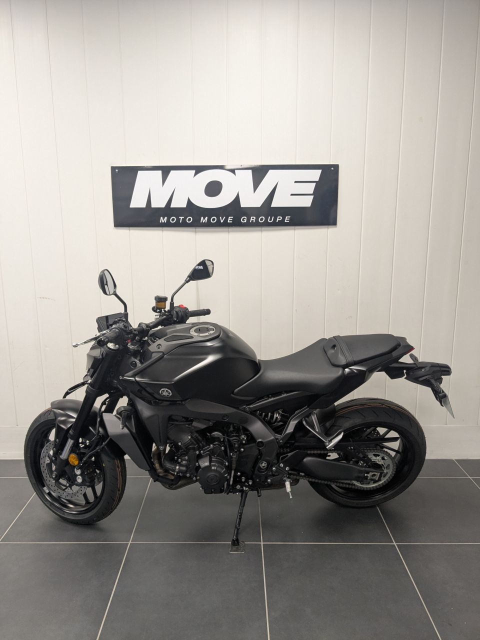 YAMAHA MT-09 4