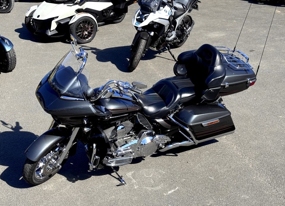 HARLEY-DAVIDSON TOURING ROAD GLIDE 1800 CVO 4