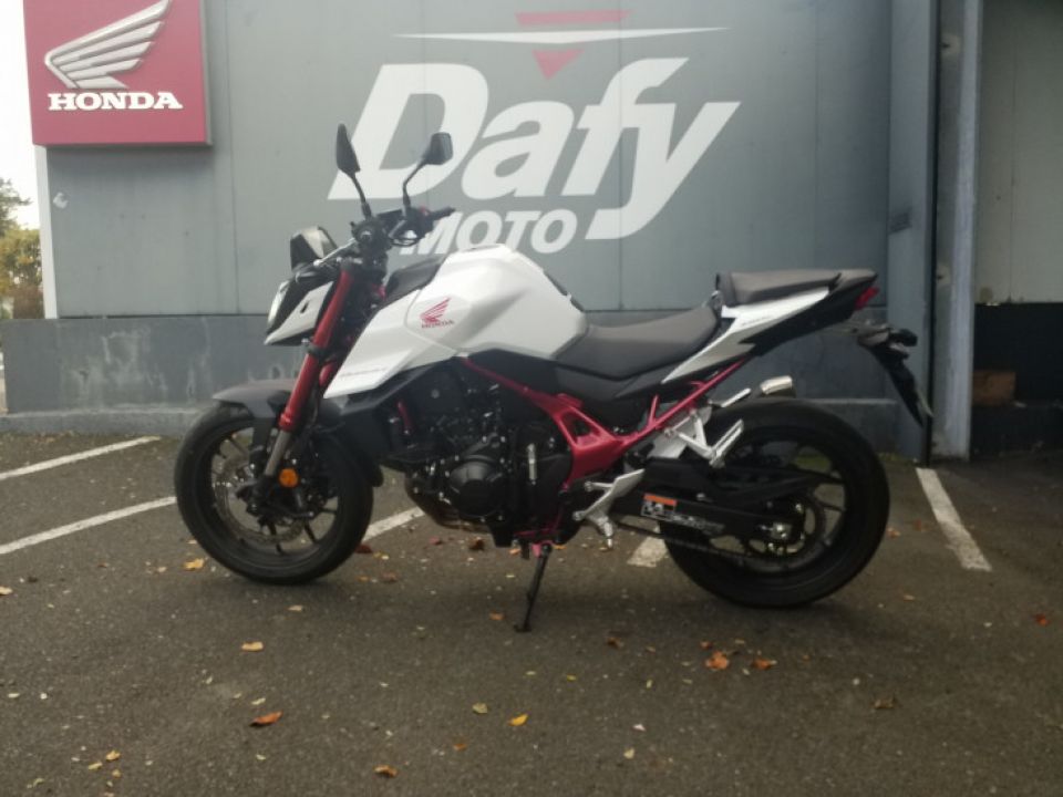 HONDA CB750 HORNET 4