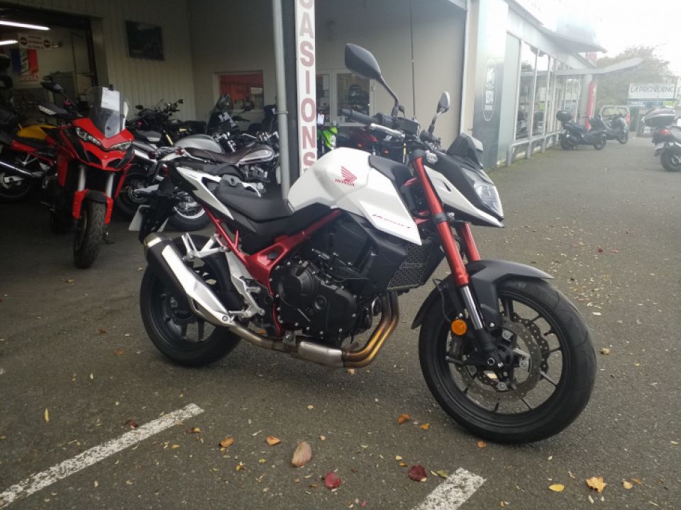 HONDA CB750 HORNET 4