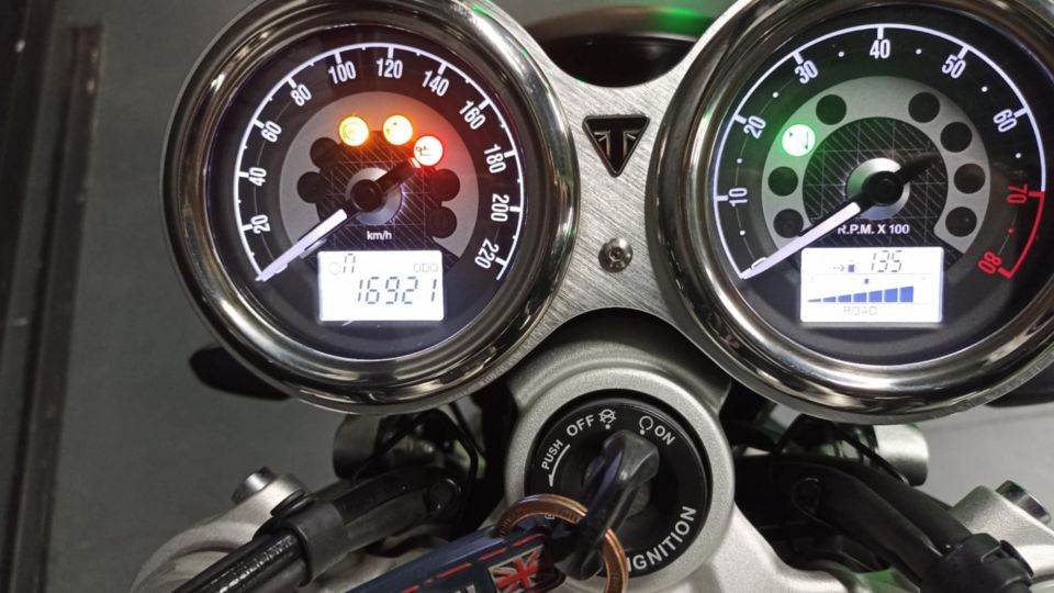 TRIUMPH SPEED TWIN 1200 4