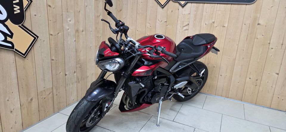 TRIUMPH STREET TRIPLE 765 RS 4