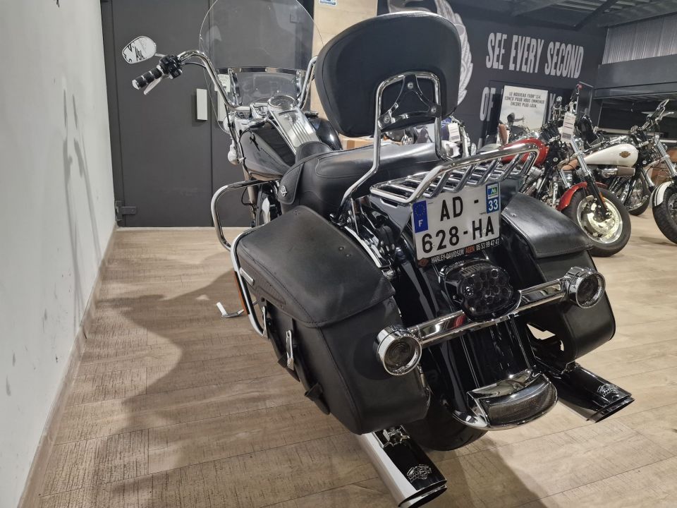 HARLEY-DAVIDSON TOURING ROAD KING 1584 CLASSIC 4