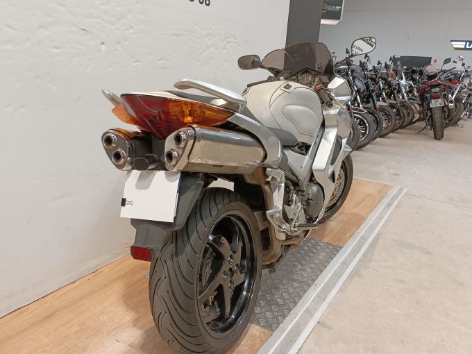 HONDA VFR 800 V-TEC 4