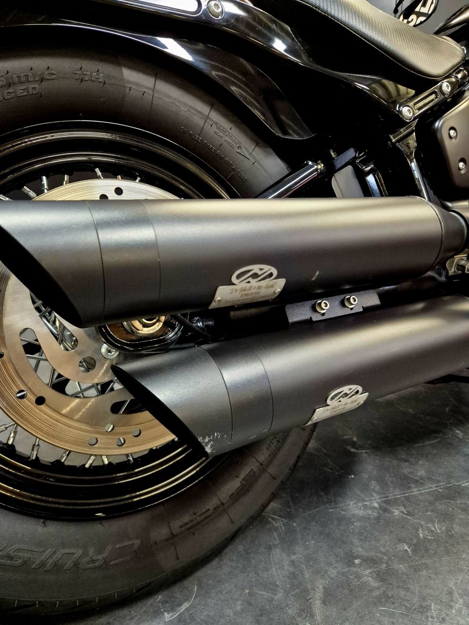 HARLEY-DAVIDSON SOFTAIL STREET BOB 1868 4