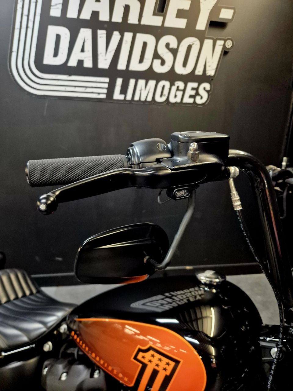 HARLEY-DAVIDSON SOFTAIL STREET BOB 1868 4