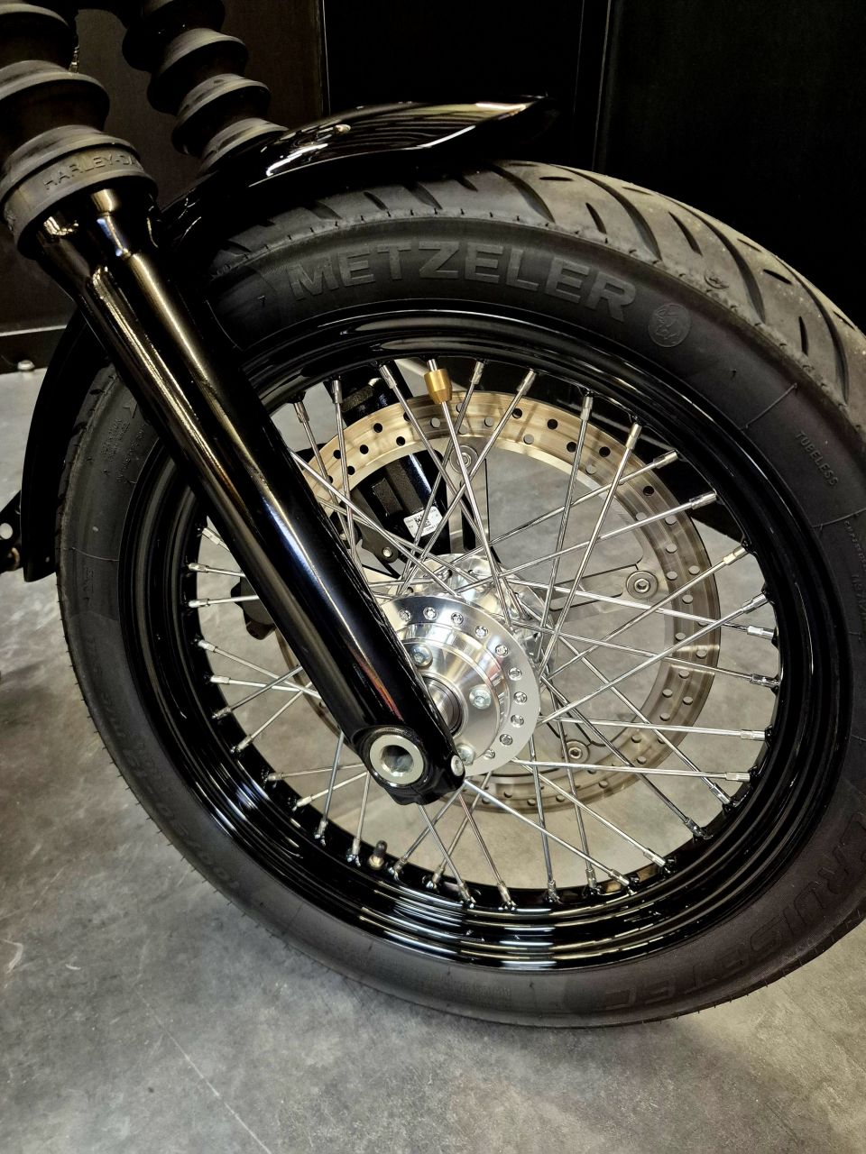 HARLEY-DAVIDSON SOFTAIL STREET BOB 1868 4