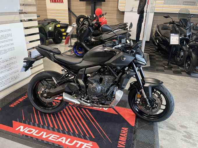 YAMAHA MT-07 (47.5CV) 4