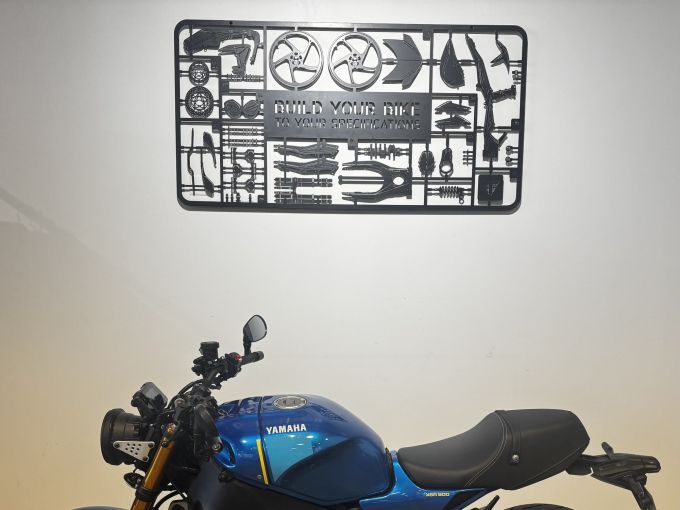 YAMAHA XSR 900 ABS 4