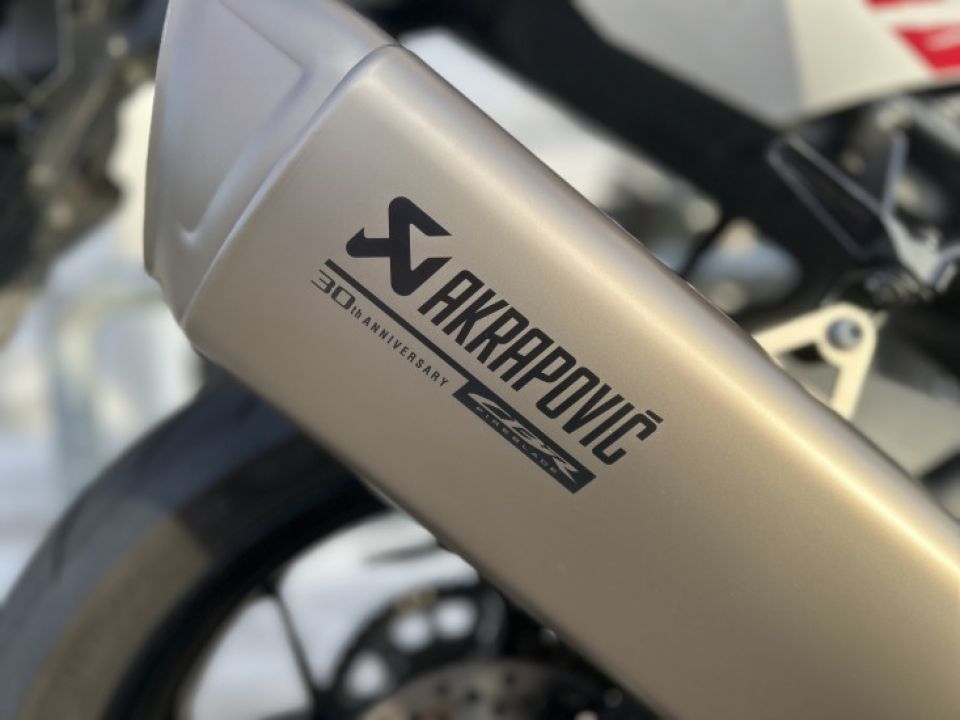 HONDA CBR1000RR SP 4