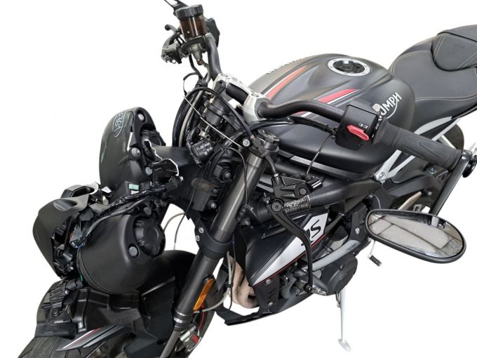 TRIUMPH STREET TRIPLE 765 RS 4